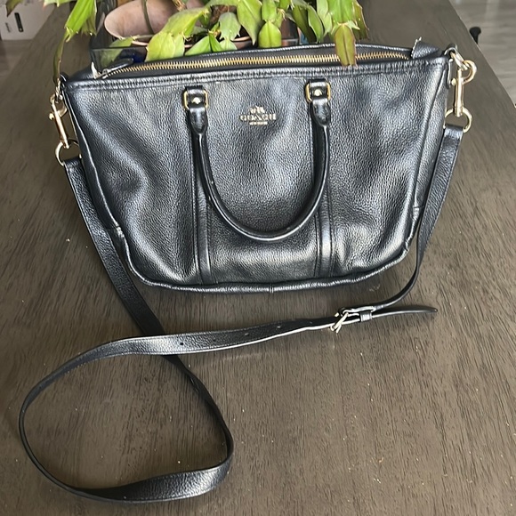 Coach Central Satchel bag in black pebbled leather - Picture 2 of 16
